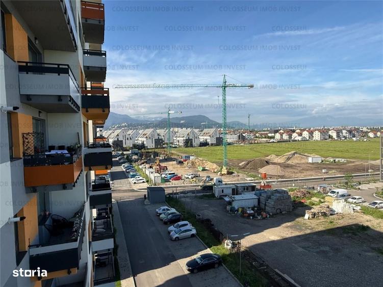 Apartament cu 3 camere decomandat în Tractorul