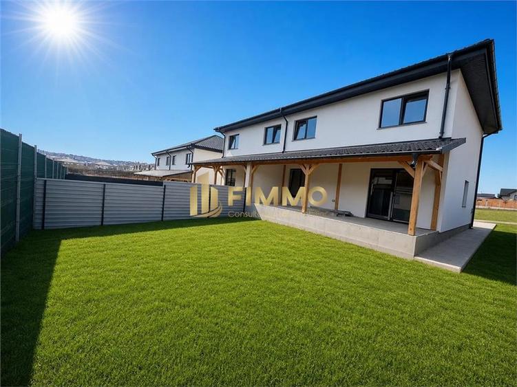 Duplex cu 4 camere cu Teren 260 Mp în Exterior Est