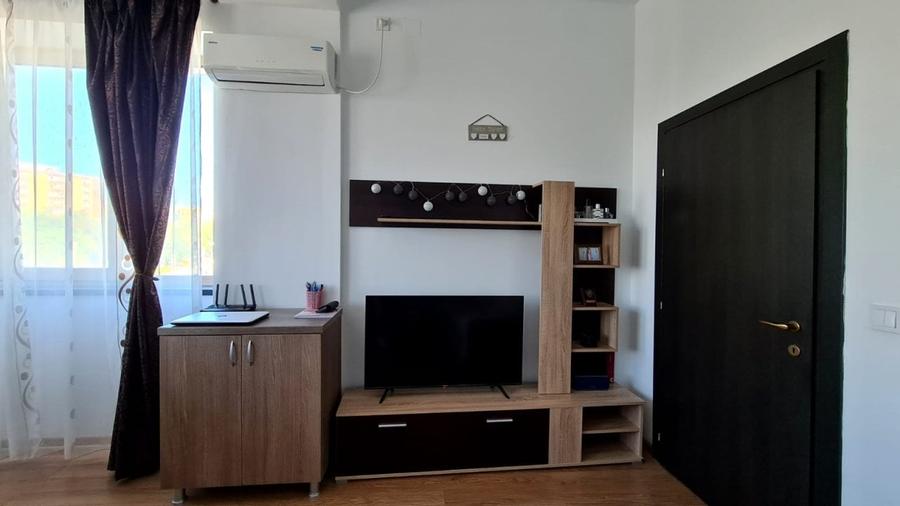 Apartament cu 3 camere decomandat în Tătărași