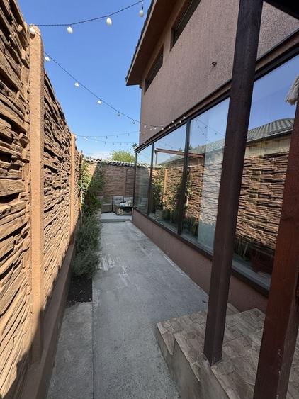 Casă cu 3 camere în Centură