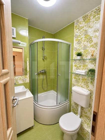 Apartament cu 4 camere semidecomandat, mobilat în Plopilor
