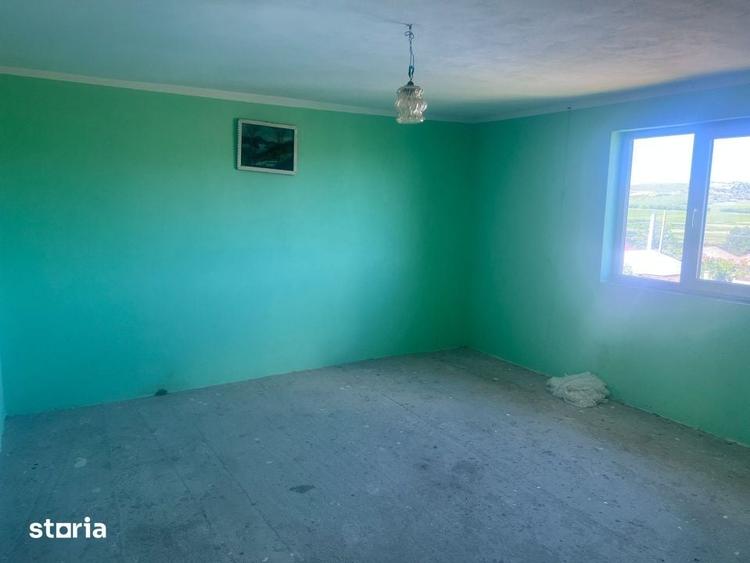 Casă cu 7 camere cu Teren 580 Mp în Șimnicu de Sus