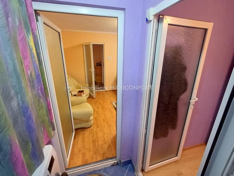 Apartament cu 3 camere semidecomandat în Viziru 1