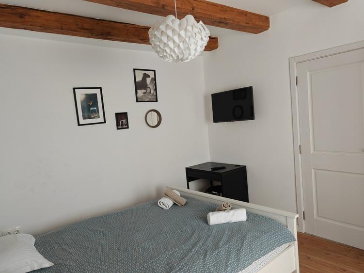 Apartament cu 4 camere decomandat, mobilat în Centrul Istoric