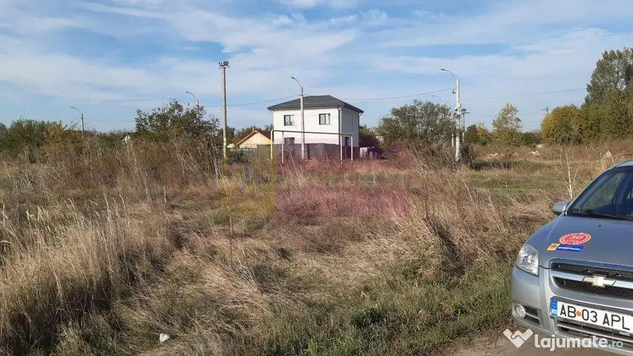 Teren de 1137 mp, în 1 Decembrie