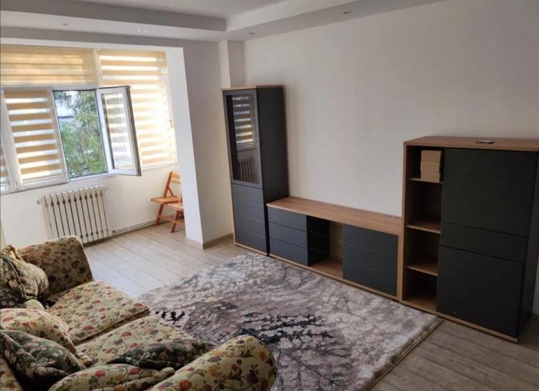 Apartament cu 2 camere semidecomandat, mobilat în Tătărași