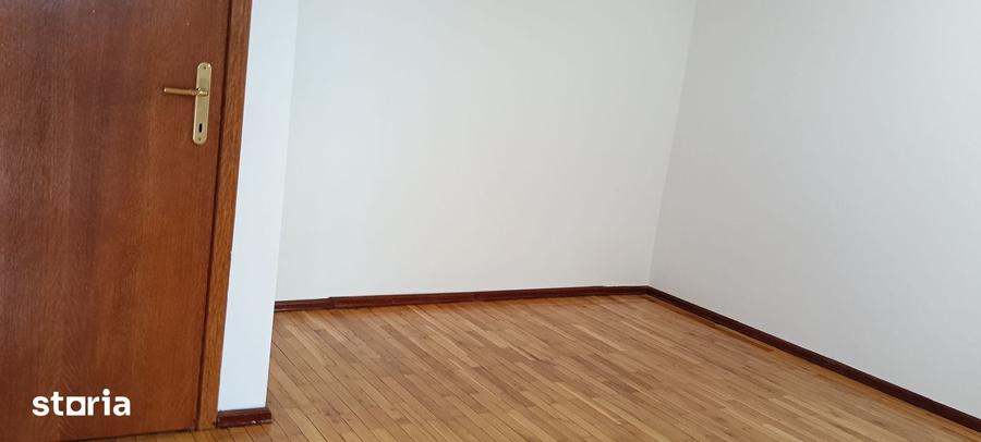 Casă cu 5 camere decomandat cu Teren 121 Mp în Rahova