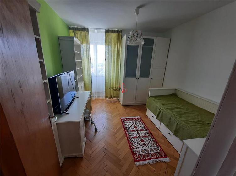 Apartament cu 3 camere decomandat în Vatra Luminoasă
