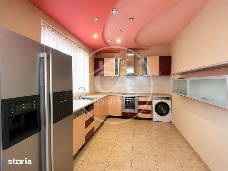 Casă cu 5 camere decomandat cu Teren 298 Mp în Rogerius