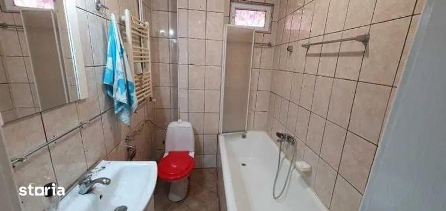 Casă cu 2 camere decomandat cu Teren 100 Mp în Central