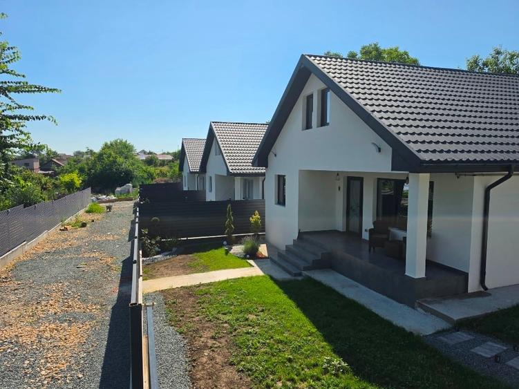 Casă individuală cu 3 camere cu Teren 261 Mp în Valu lui Traian