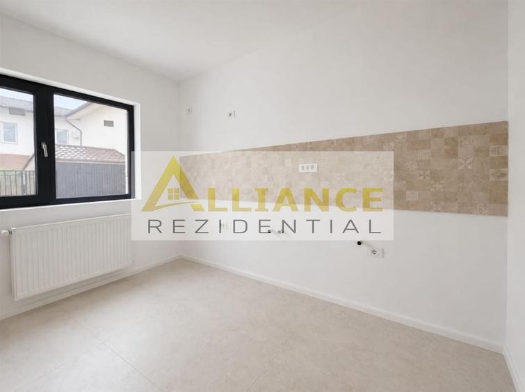 Duplex cu 4 camere decomandat cu Canalizare în Central