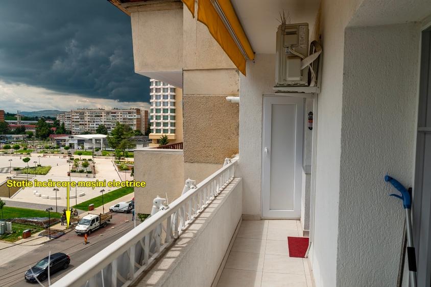 Apartament cu 3 camere decomandat, mobilat în Central