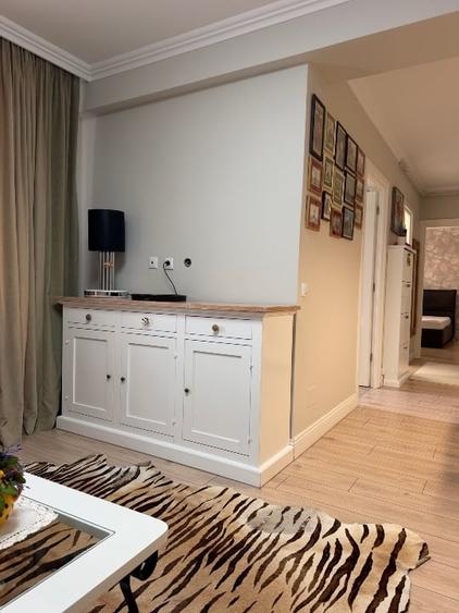 Apartament cu 2 camere decomandat, mobilat în Central