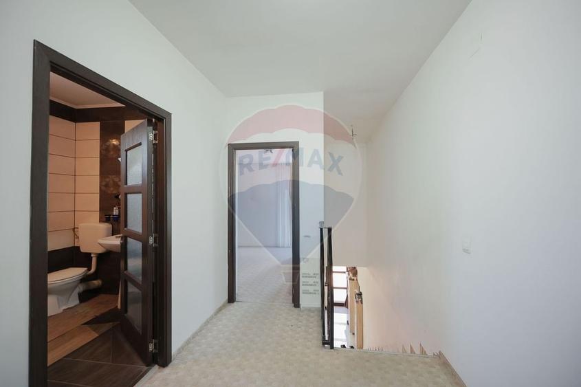 Duplex cu 3 camere cu Teren 241 Mp în Iosia