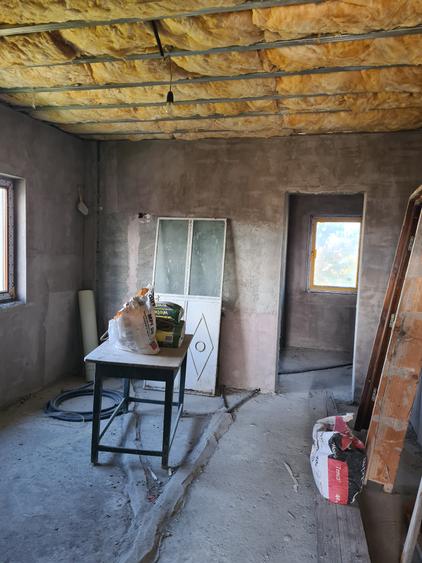 Casă cu 6 camere cu Canalizare în Adjud