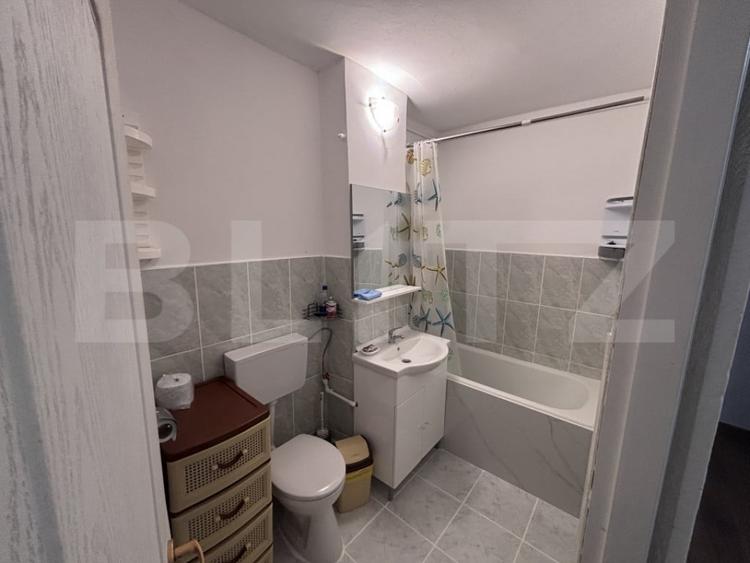 Apartament cu 2 camere decomandat în Micro 20
