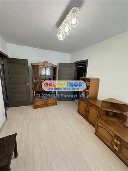 Apartament cu 3 camere semidecomandat, mobilat în Lujerului