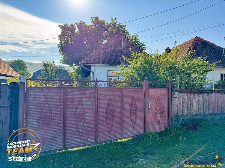 Casă cu 2 camere cu Teren 2989 Mp în Zagon
