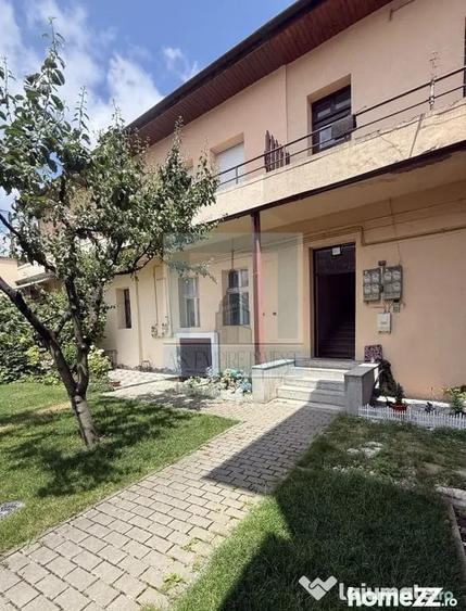 Apartament cu 3 camere decomandat în Centrul Istoric