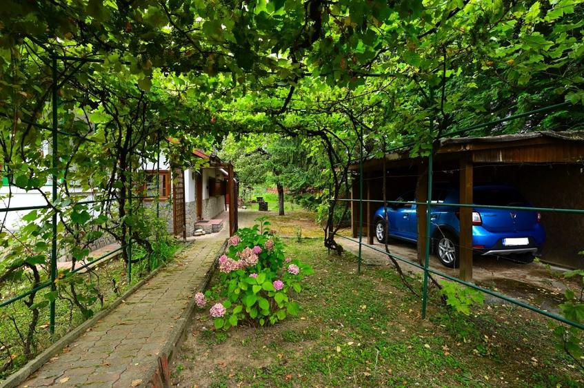 Casă individuală cu 3 camere cu Canalizare în Pucioasa