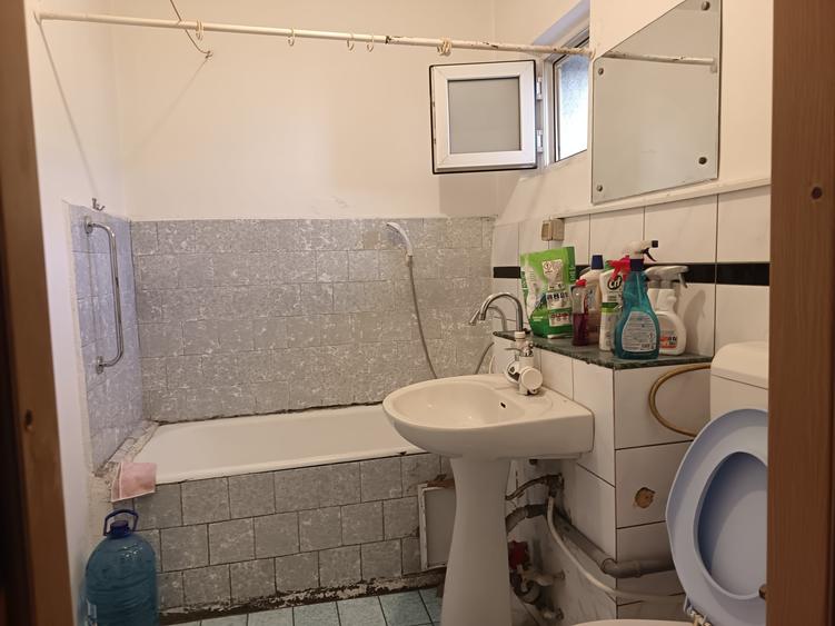 Apartament cu 3 camere decomandat în Pantelimon