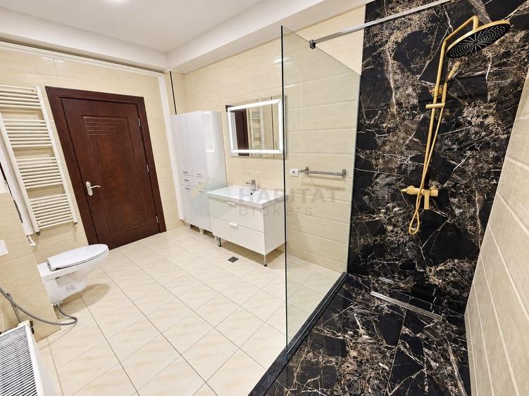 Apartament cu 3 camere decomandat, mobilat în Central