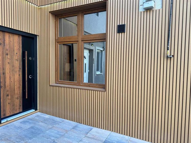Apartament cu 3 camere semidecomandat, mobilat în Central