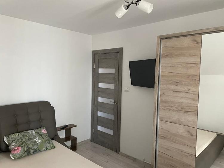 Apartament cu 3 camere semidecomandat, mobilat în Iosefin