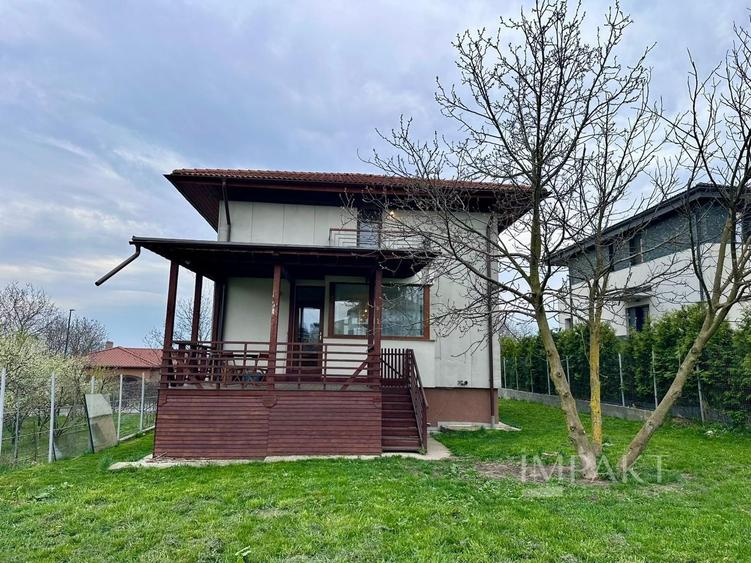 Casă individuală cu 4 camere cu Canalizare în Iris