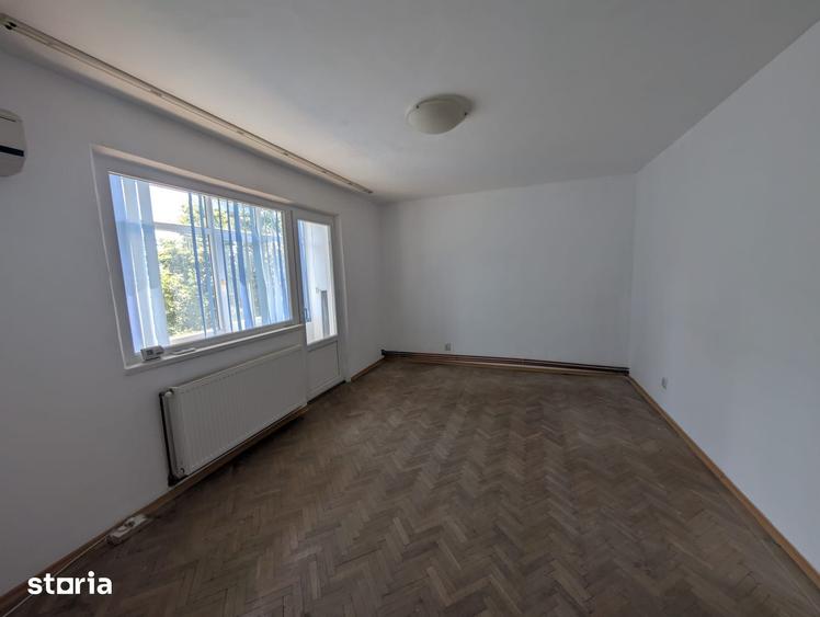Apartament cu 3 camere decomandat în Vest