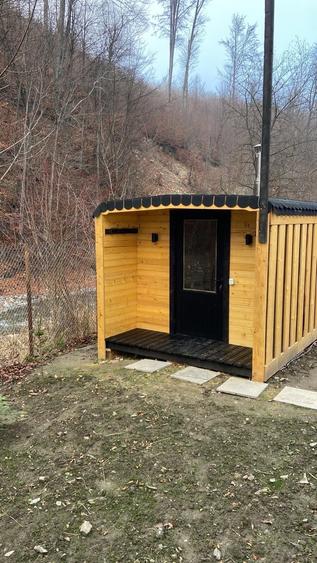 Casă cu 4 camere cu Teren 35000 Mp în Central