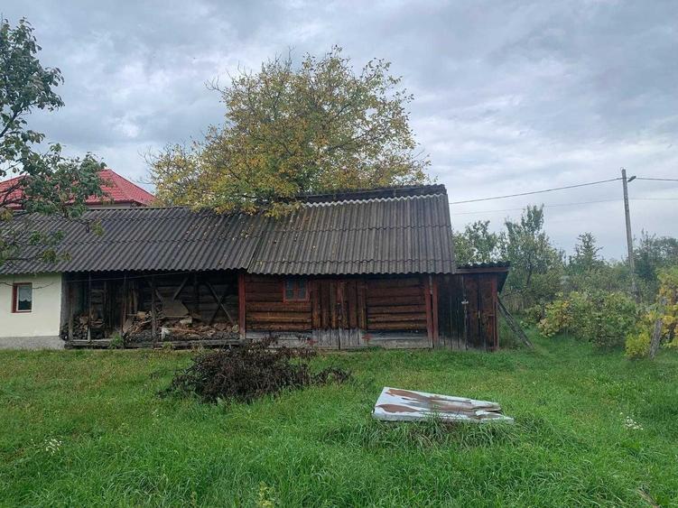 Casă cu 4 camere în Stâlpeni