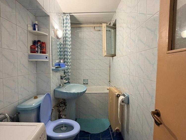 Apartament cu 2 camere semidecomandat în Baba Novac