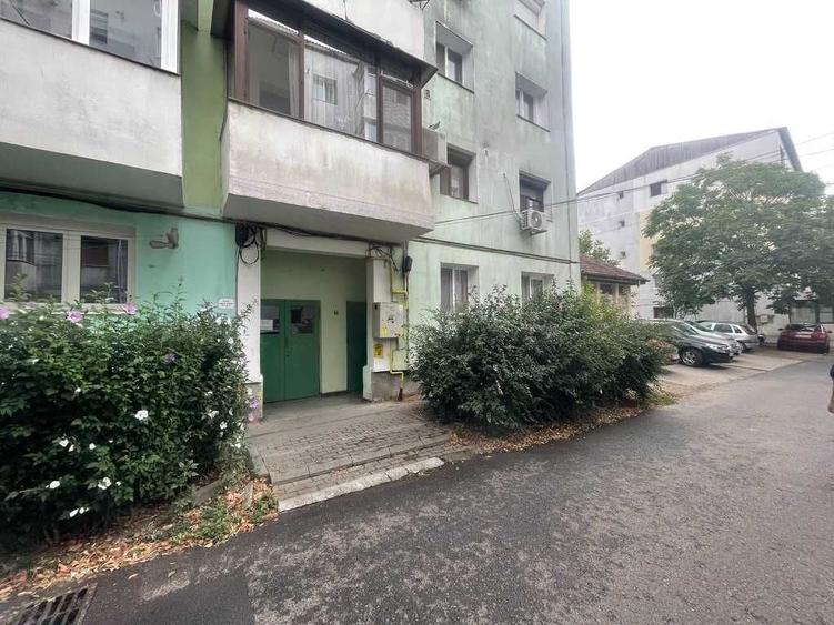 Garsonieră decomandată în Exterior Vest