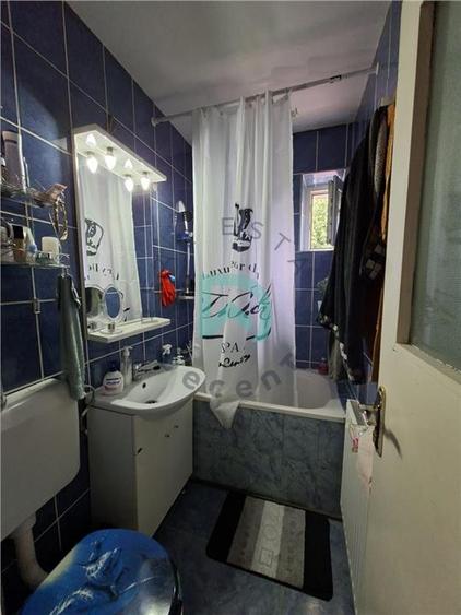Apartament cu 2 camere semidecomandat în Griviței