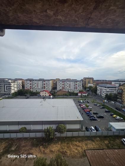 Garsonieră decomandată în Roșu