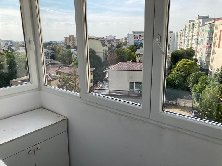 Apartament cu 2 camere semidecomandat în Brâncoveanu