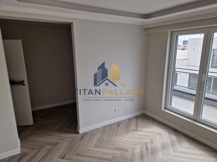 Penthouse cu 4 camere decomandat în Theodor Pallady