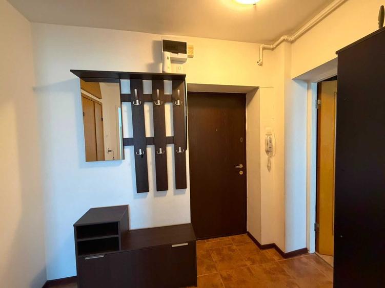 Garsonieră decomandată în 13 Septembrie