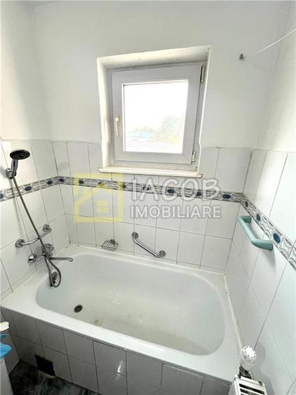 Apartament cu 2 camere decomandat în Energiei