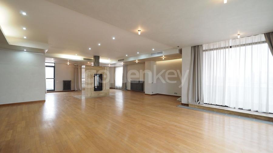 Apartament cu 4 camere decomandat în Dorobanți