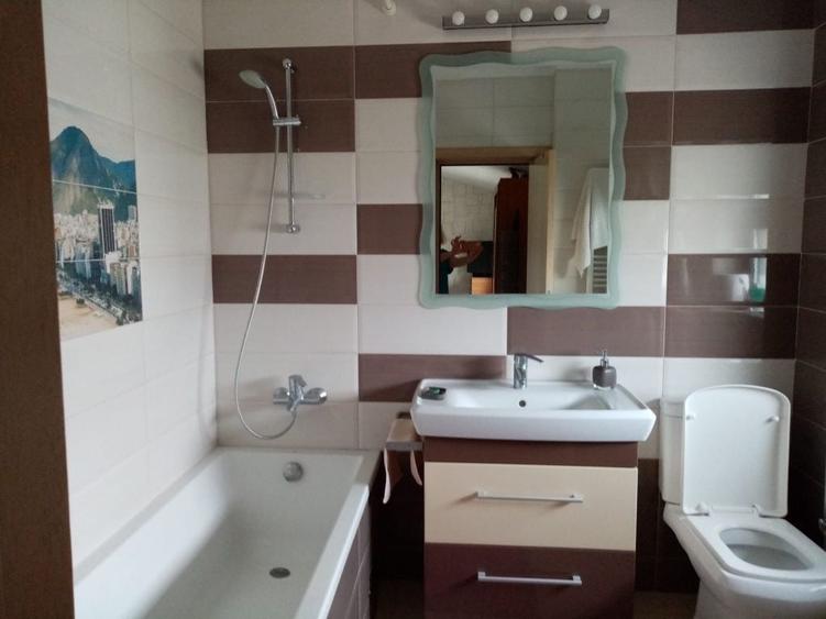 Apartament cu 4 camere în Roșu