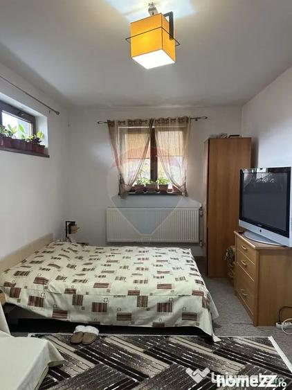 Casă cu 4 camere cu Teren 5000 Mp în Girov