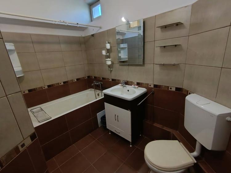 Apartament cu 3 camere decomandat, mobilat în Săsar