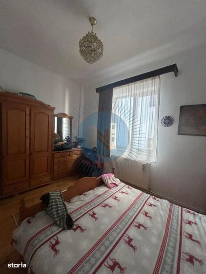 Casă cu 4 camere cu Teren 275 Mp în Barbu Văcărescu
