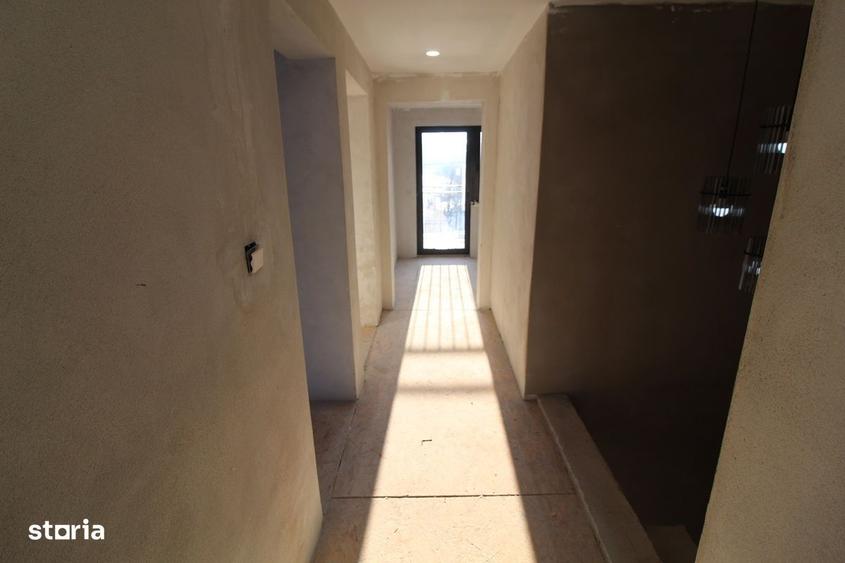 Vand casa P+E+M in Racastia, la 3 km de Hunedoara, teren 833mp... - 2