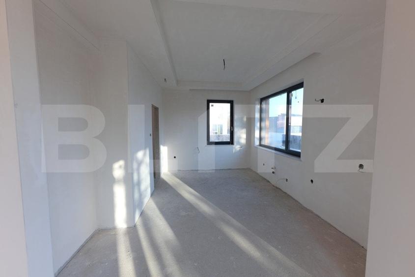 Casă individuală cu 7 camere cu Canalizare în Dâmbul Rotund