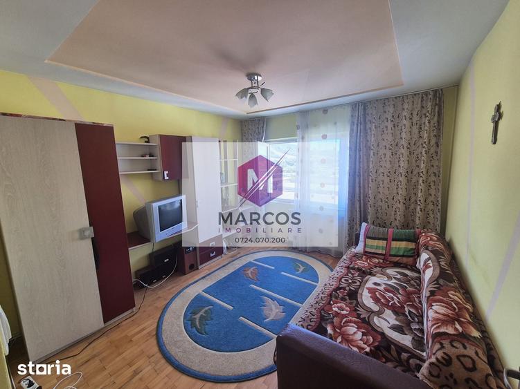 Apartament cu 3 camere semidecomandat în Central