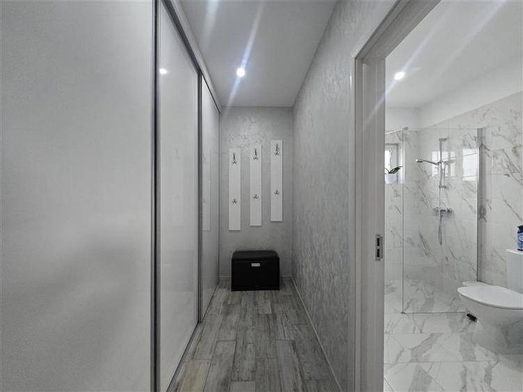 Casă individuală cu 4 camere cu Canalizare în Letea Veche